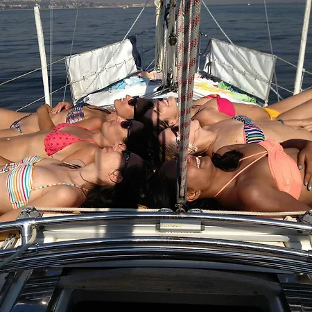 Hippie Chic Sailing Tekne